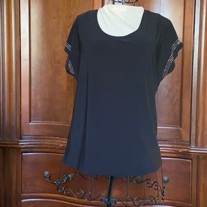 Women’s short sleeve black blouse♥️